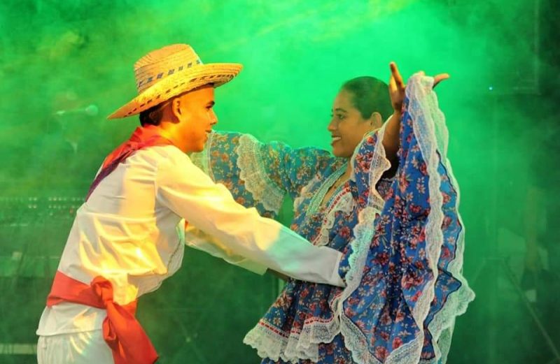 La Cumbia: Danza de Alegría y Herencia Cultural